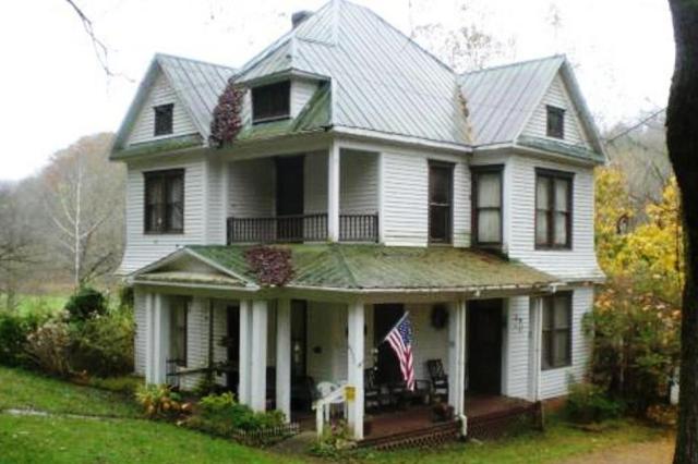 And courtesy of another real estate ad I was able to find this Sears #118 at 4031 War Creek Road in Thorn Hill, TN